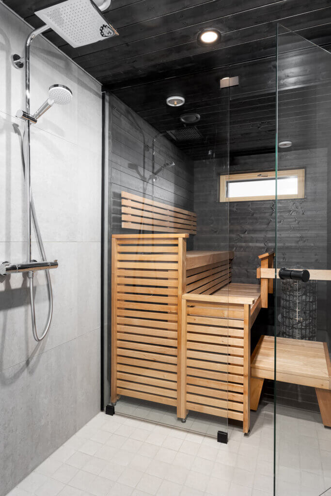 Paritaloasunnon kylpyhuone ja sauna